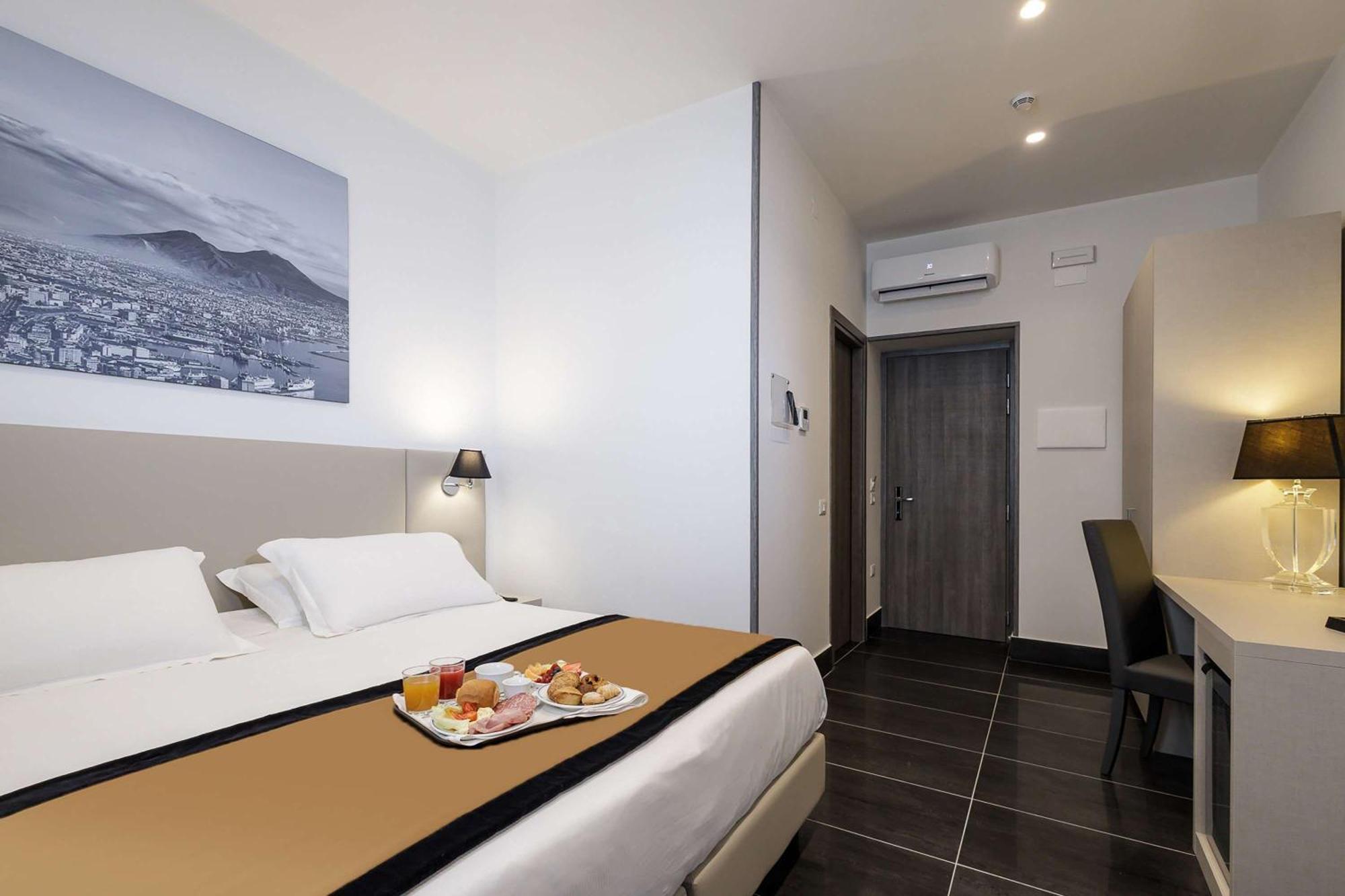 Best Western Hotel Dei Mille Nápoly Kültér fotó